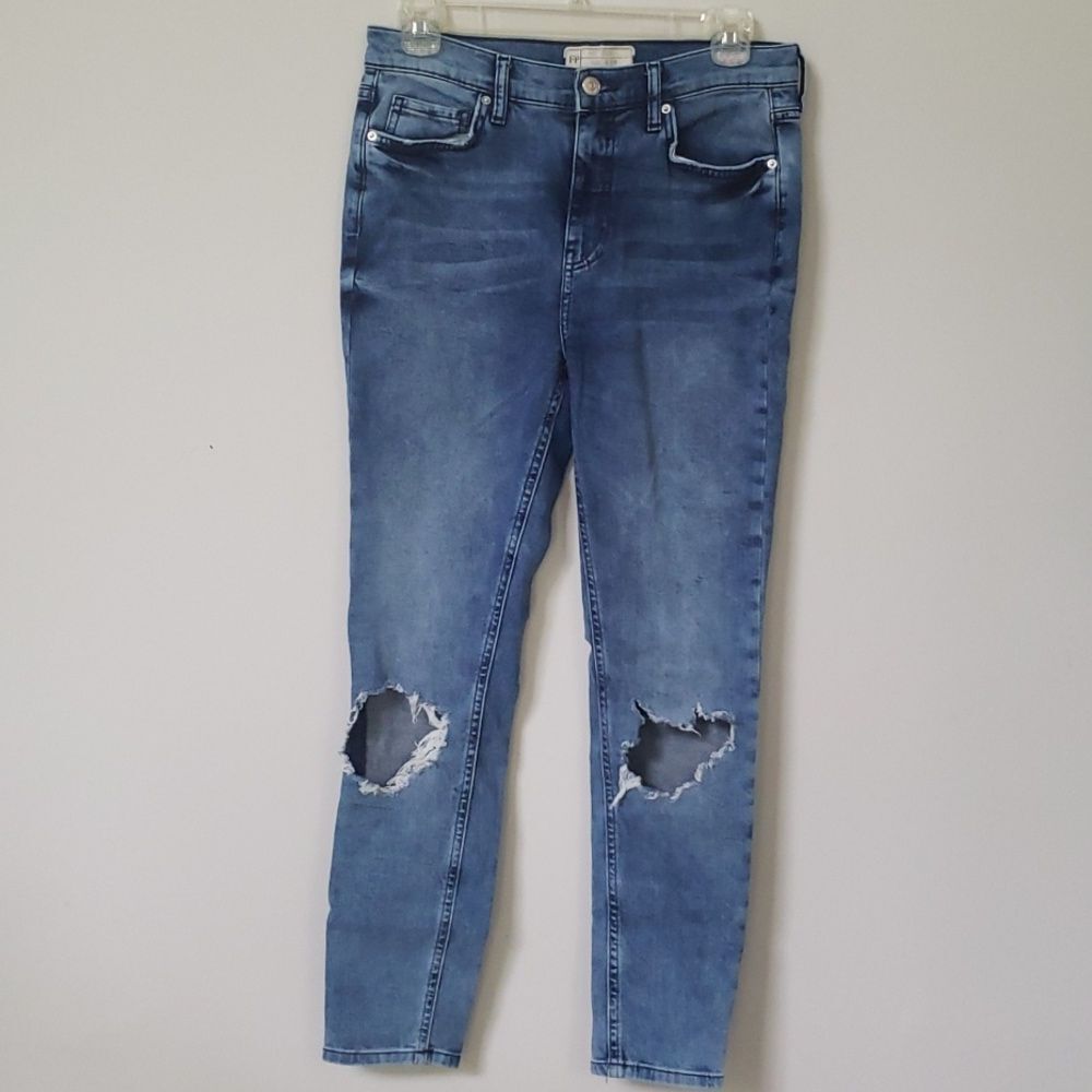 Free People Jeans Womens sz  29 High Waist Distressed Denim Blue